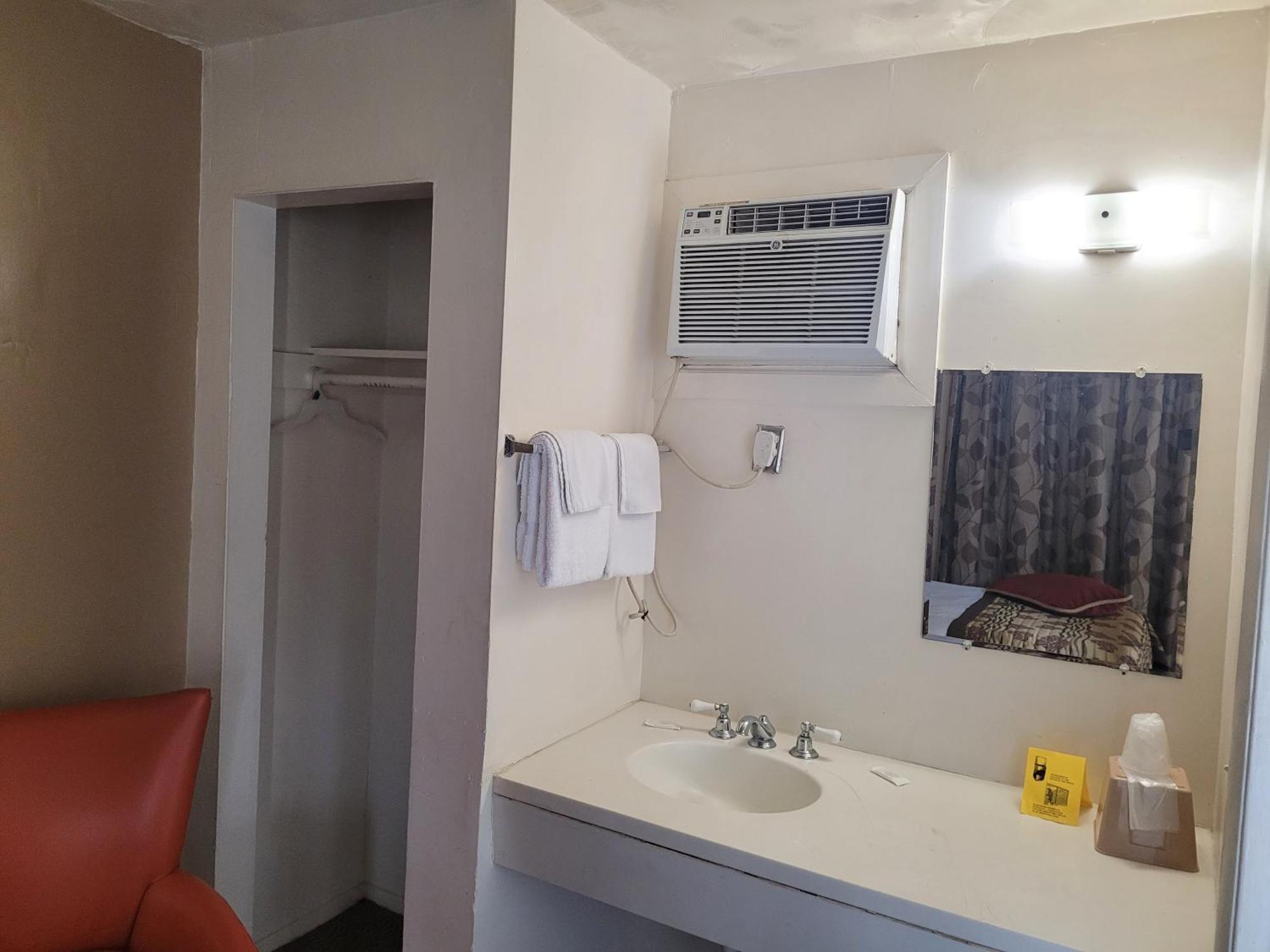 Queens Lodge Motel West Palm Beach Buitenkant foto
