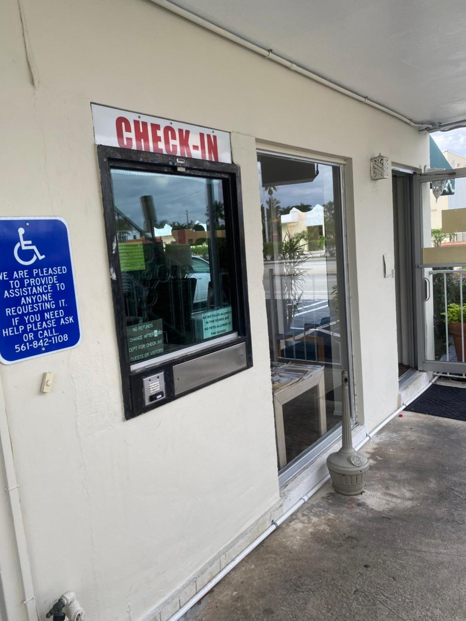 Queens Lodge Motel West Palm Beach Buitenkant foto